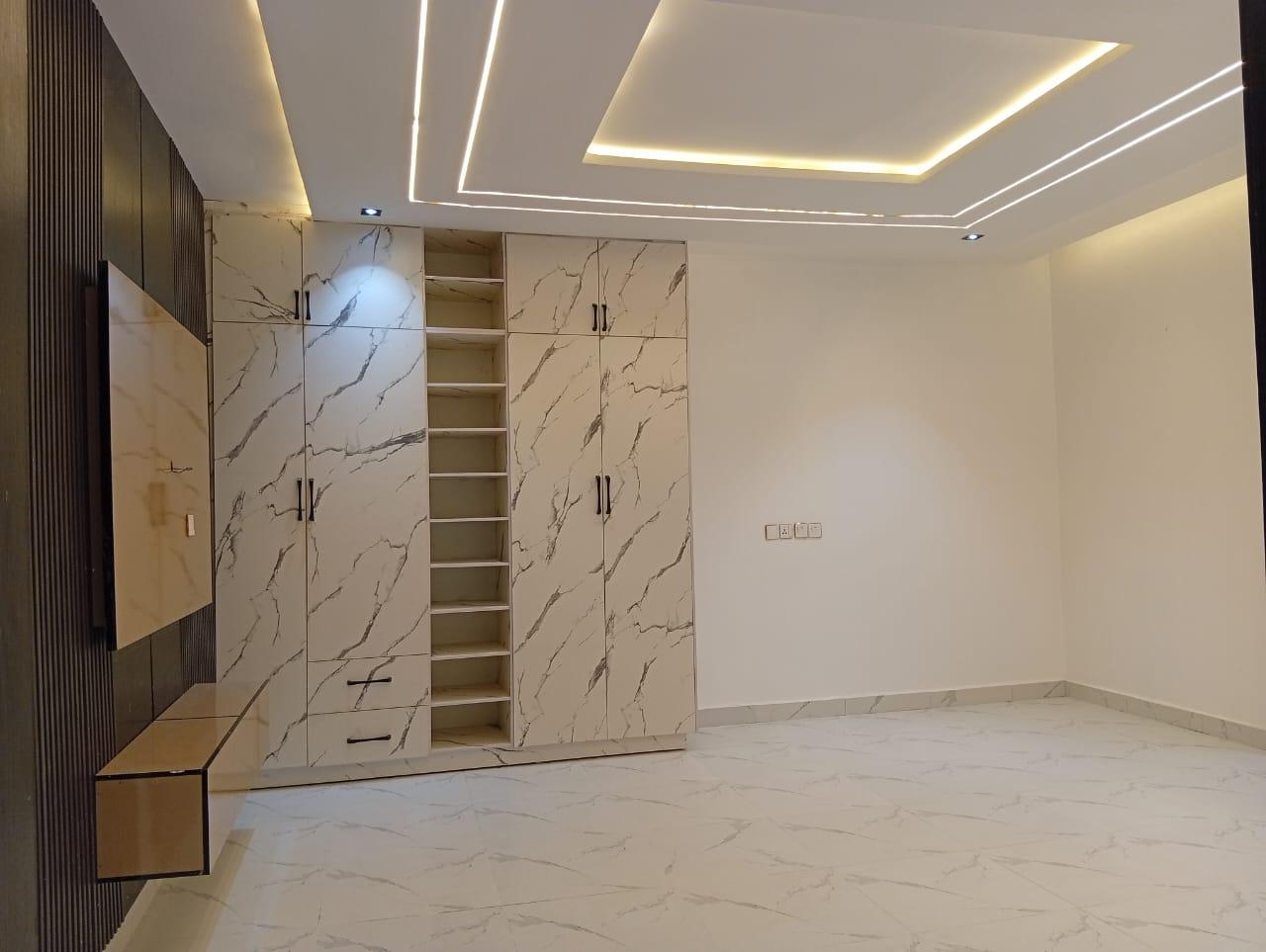Luxury 4-Bedroom Terrace Building